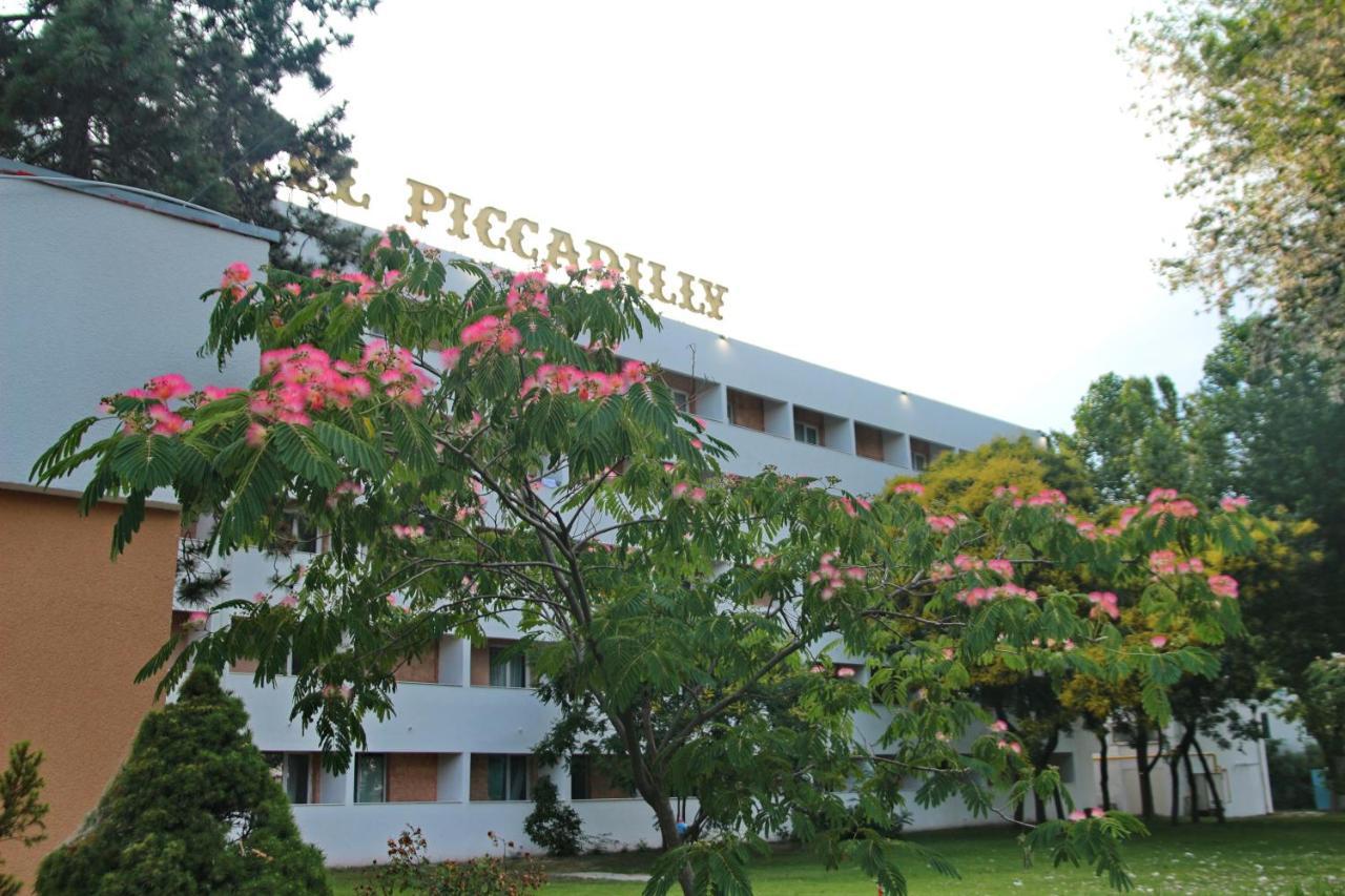 Piccadilly 3*