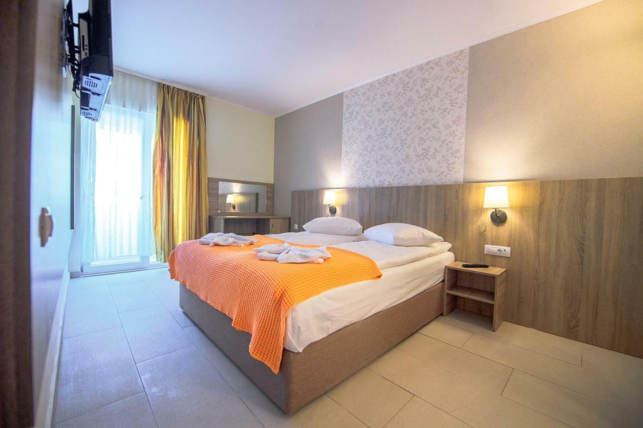 Piccadilly Hotel 3*
