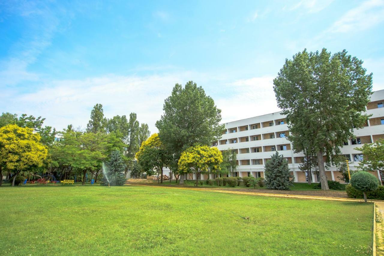 Piccadilly Hotel 3*