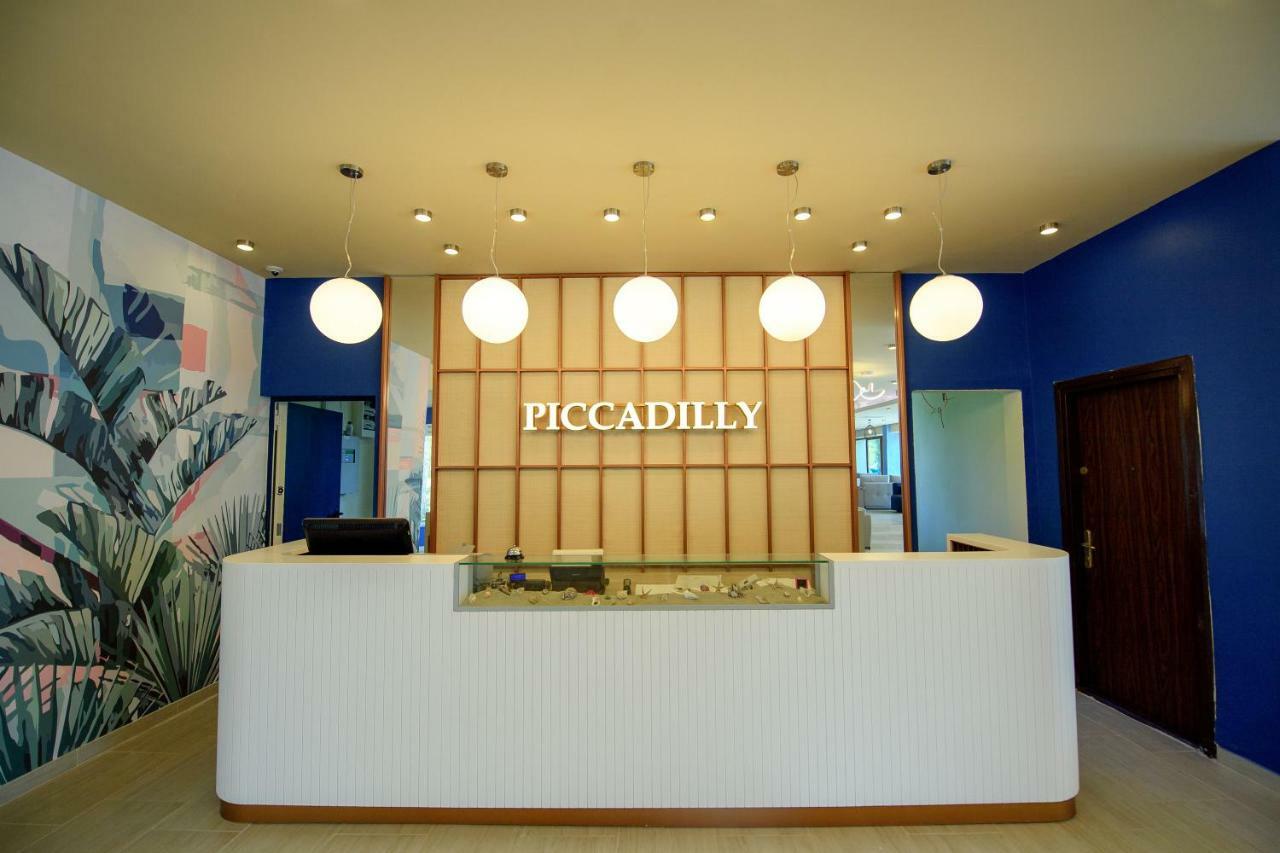 Piccadilly Mamaia